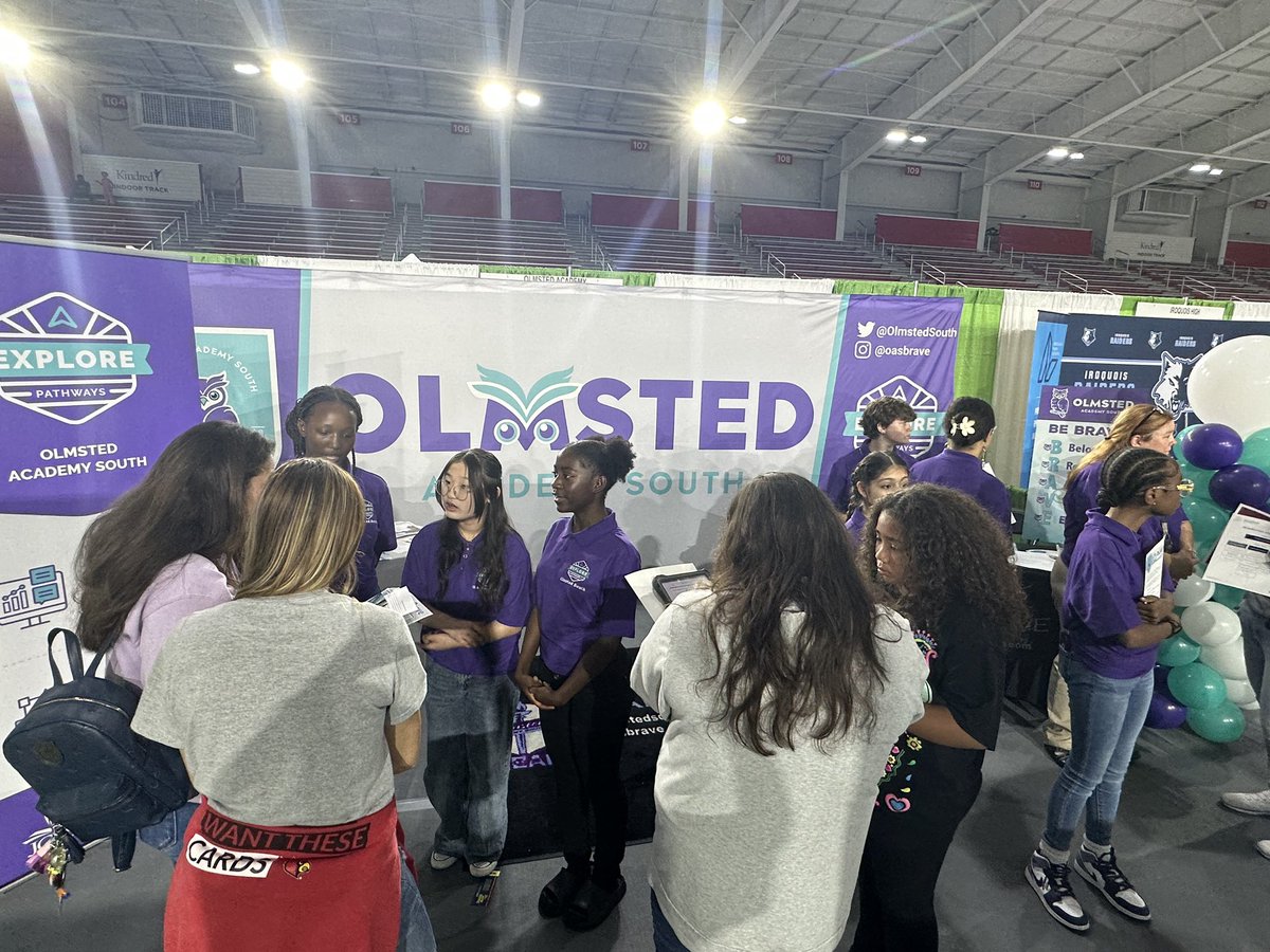 ExploreOAS's tweet photo. From one of our ambassadors- “This feels like a job. I like it.” #JCPSExplore #STEAMatOAS #StudentLeadership @ShelbyTidbits @JCPSExploreEA @OlmstedSouth https://t.co/JPE3PQA45b