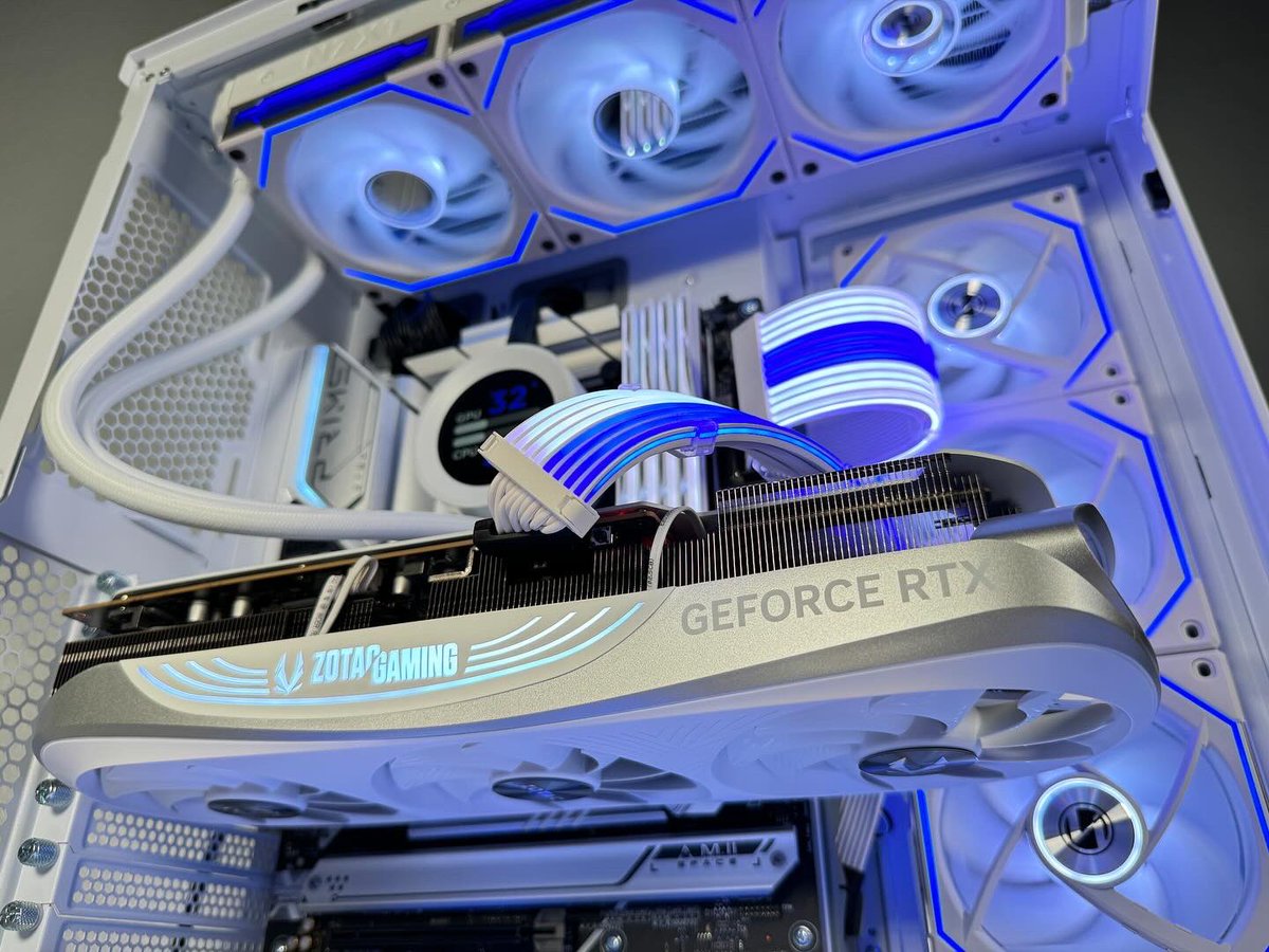 stcustompcs's tweet photo. Top of the line Intel 4090 build on this fine Saturday 😌 https://t.co/rnuvzSVGT9