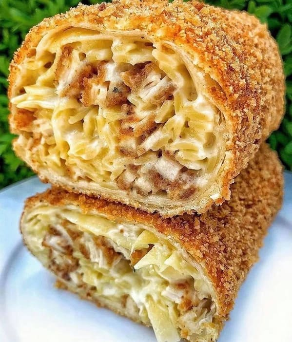 messedupfoods's tweet photo. would you eat a fried chicken alfredo burrito? https://t.co/eQzdTCP7Us
