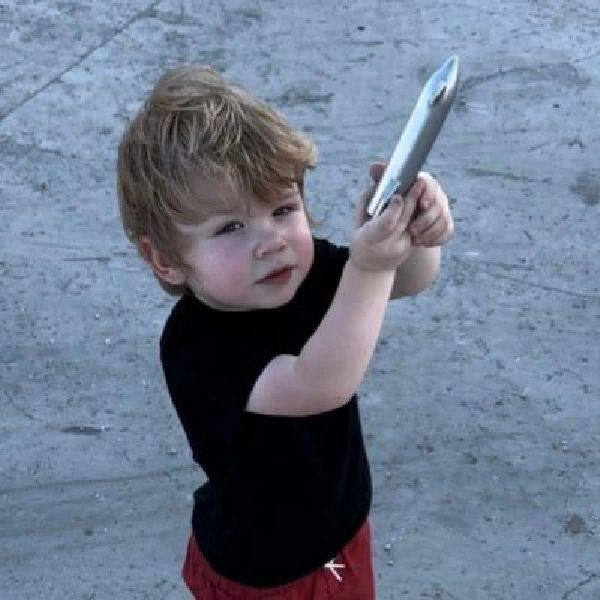 chic_tweeting's tweet photo. Amidst the challenges of the pandemic, Elon Musk manages to be a successful entrepreneur and present father figure. https://t.co/Xxcd22FUuK