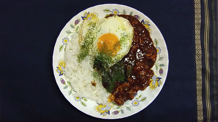born_on_JULY_7's tweet photo. 本日(15日)の昼食🍴
オージービーフ🇦🇺が少々残っていたから、ハッシュドビーフにした👍🏼
なんとなく目玉焼きも乗せてみた🍳
#ハッシュドビーフ
#hashedbeef
#目玉焼き
#sunnysideup https://t.co/RPRSN8vyWp