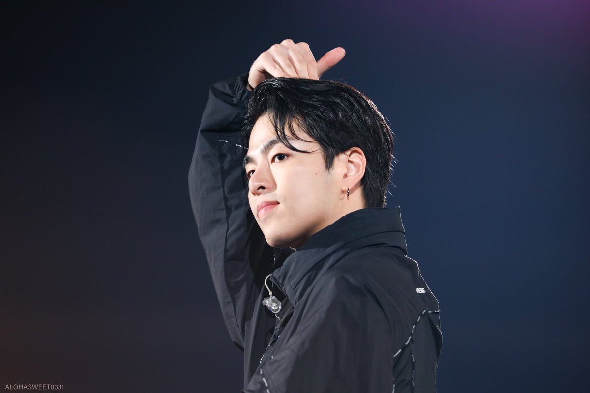 Junefiles's tweet photo. #JUNHOE #JUNE #구준회 @tkwpcnfak https://t.co/fMolWwhs4f