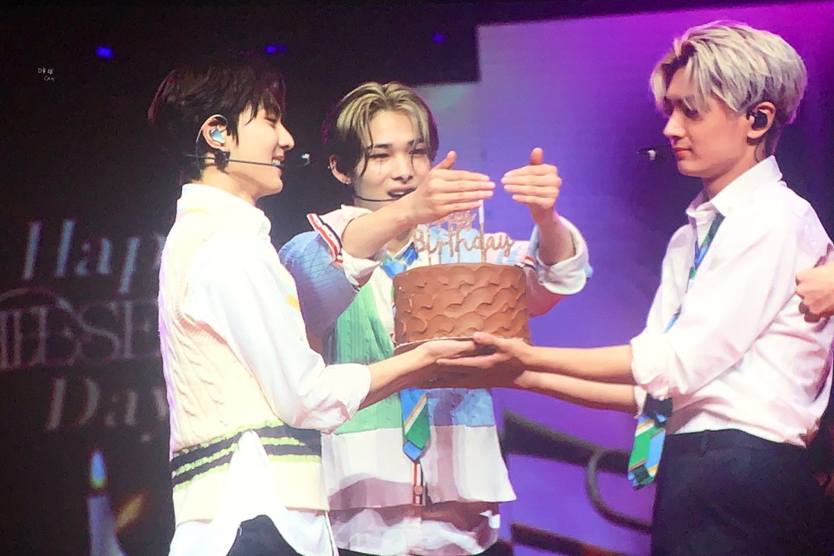 LBK0209's tweet photo. 231014 Dallas  #JUNGWON #정원 
#ENHYPEN  #엔하이픈
🎂happy Heeseung day🎂 https://t.co/EX8MTWzsXs