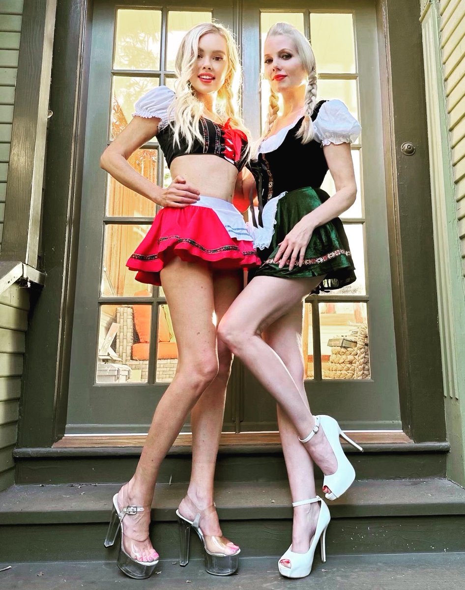 RealShannaOlson's tweet photo. Happy Oktoberfest! ❤️#oktoberfest #oktoberfestgirls #pinuptwins https://t.co/Yv9KLfl4FD