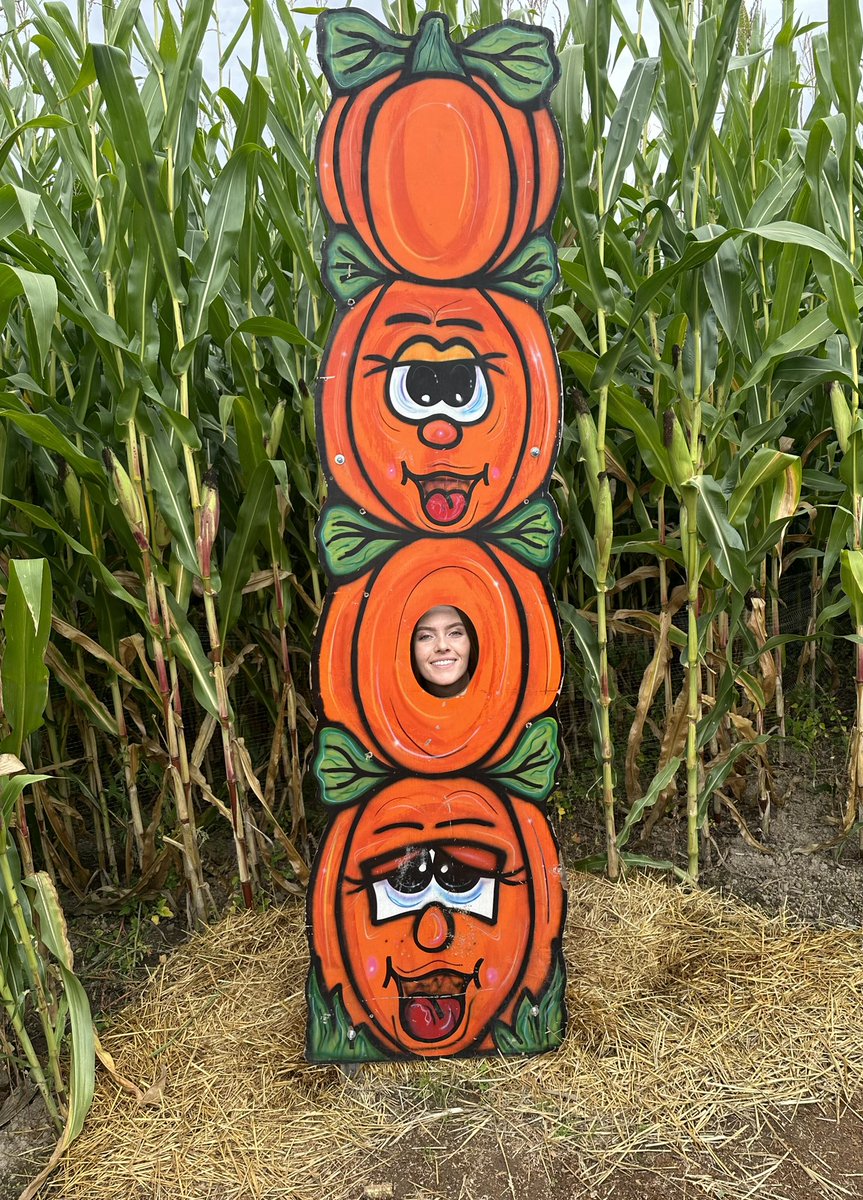 katlyncramer's tweet photo. pumpkin patch fun 🎃🧡 https://t.co/aQxF5VwgFq