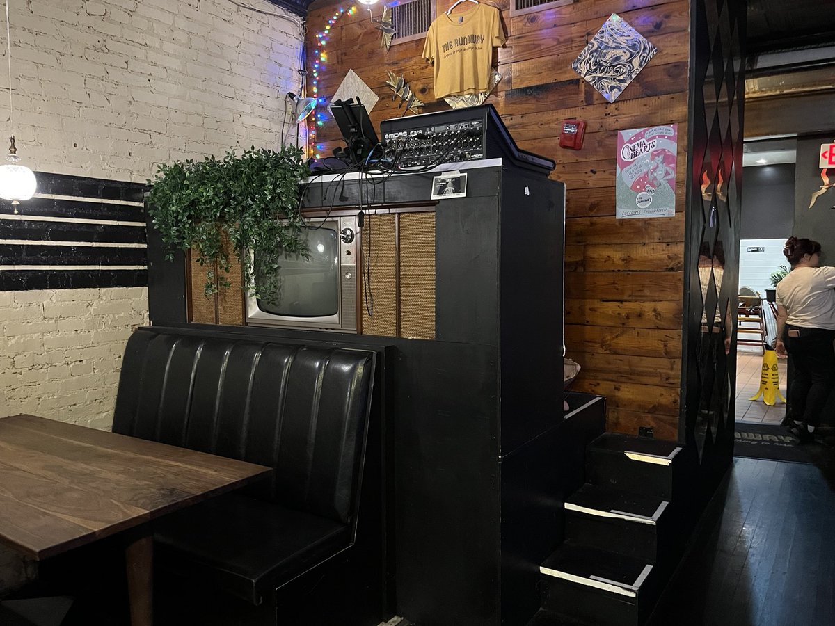 DiningDrunkDC tweet media