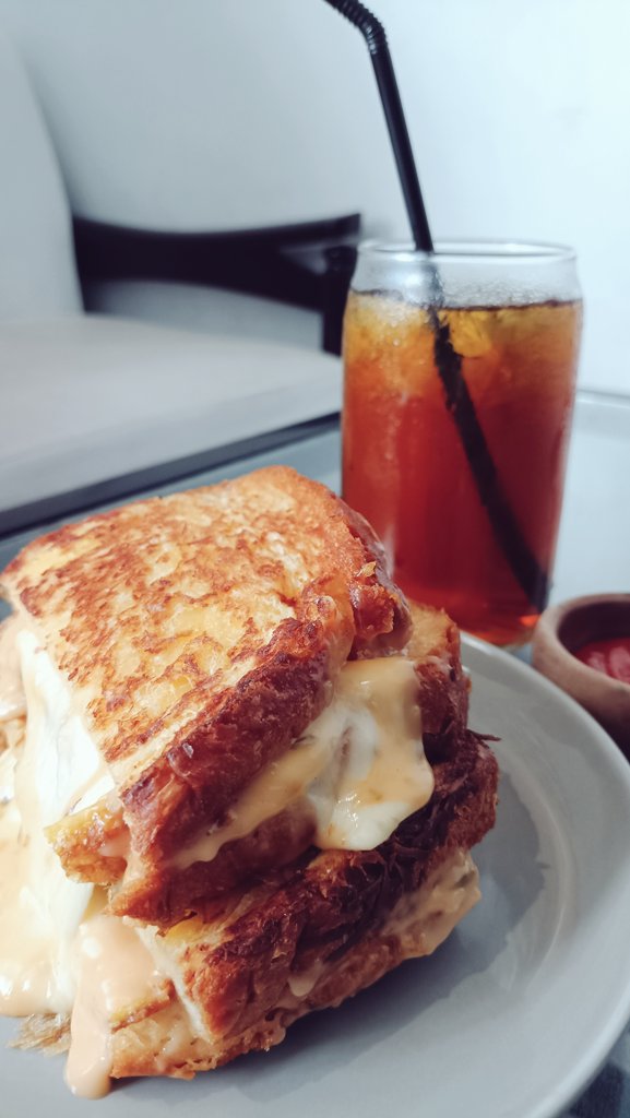 siZizi's tweet photo. 🍞🧀 https://t.co/TSHiLW9RLM