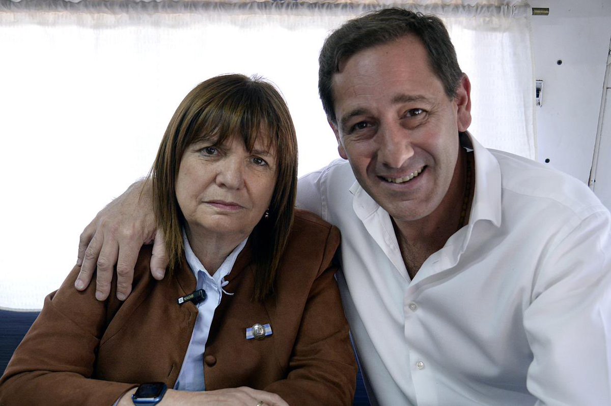 JulioGarro's tweet photo. Nos subimos a la Patoneta!! Con @PatoBullrich y @Nestorgrindetti vamos a terminar con el kirchnerismo en el país y en la provincia de una vez por todas y vamos a seguir transformando nuestra ciudad! https://t.co/IgBJVTCLCp