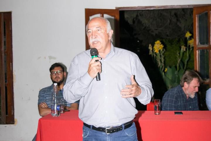 MarioFiad's tweet photo. Junto a @RizzottiColo y al intendente de San Pedro, Julio Bravo, estuvimos charlando con docentes y vecinos sampedreños, con quienes compartimos la visión sobre la #Educación y les contamos nuestras propuestas en esta temática vital para la sociedad. 

Vamos a defender la #EducaciónPública y vamos a seguir brindándoles las herramientas e infraestructura necesaria para que docentes y alumnos continúen desarrollándose en un ambiente óptimo, como lo merecen todos los jujeños.

#FrenteCambiaJujuy #Lista502