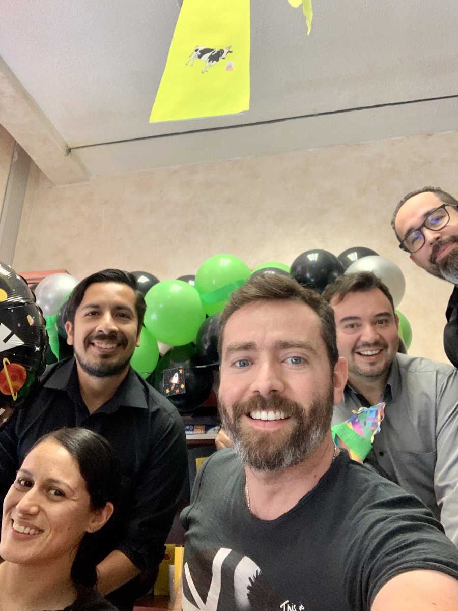CarlosPalomoF's tweet photo. 👽 #AlienParty Mi fiesta #godin … https://t.co/c5bk1n8waa