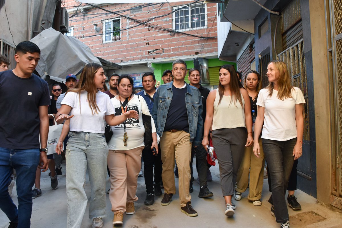 Hoy participamos con <a href="/claramuzzio/">Clara Muzzio</a> de un encuentro de colectividades en el Barrio Padre Ricciardelli, en el sur de la Ciudad. Buenos Aires tiene una enorme riqueza que se nutre de todos los que la eligen para vivir, trabajar, crecer y progresar. Tradiciones, culturas, comidas,