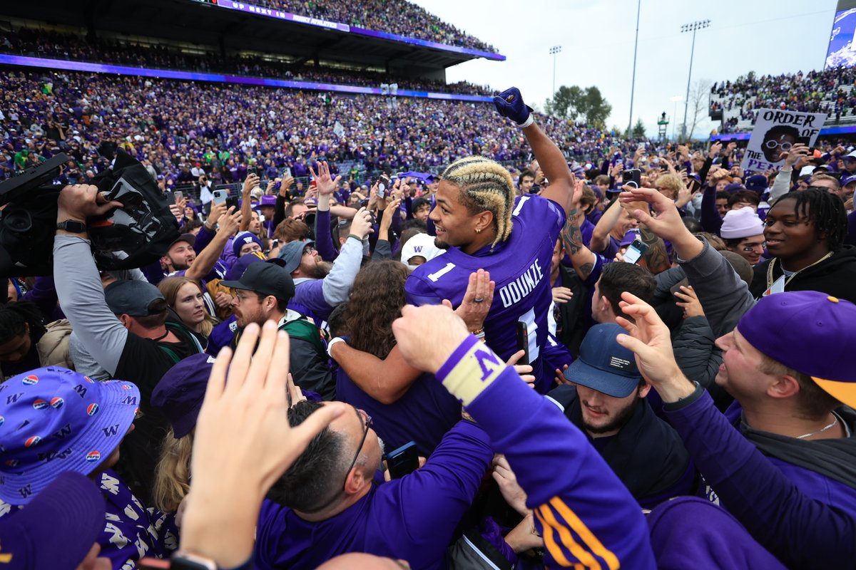 UWAthletics's tweet image. 🟣 @CollegeGameDay in town
🟣 Top-10 matchup between unbeaten rivals
🟣 Dawgs take down the Ducks

Couldn't have written a better story for today.

#GoHuskies x #PurpleReign