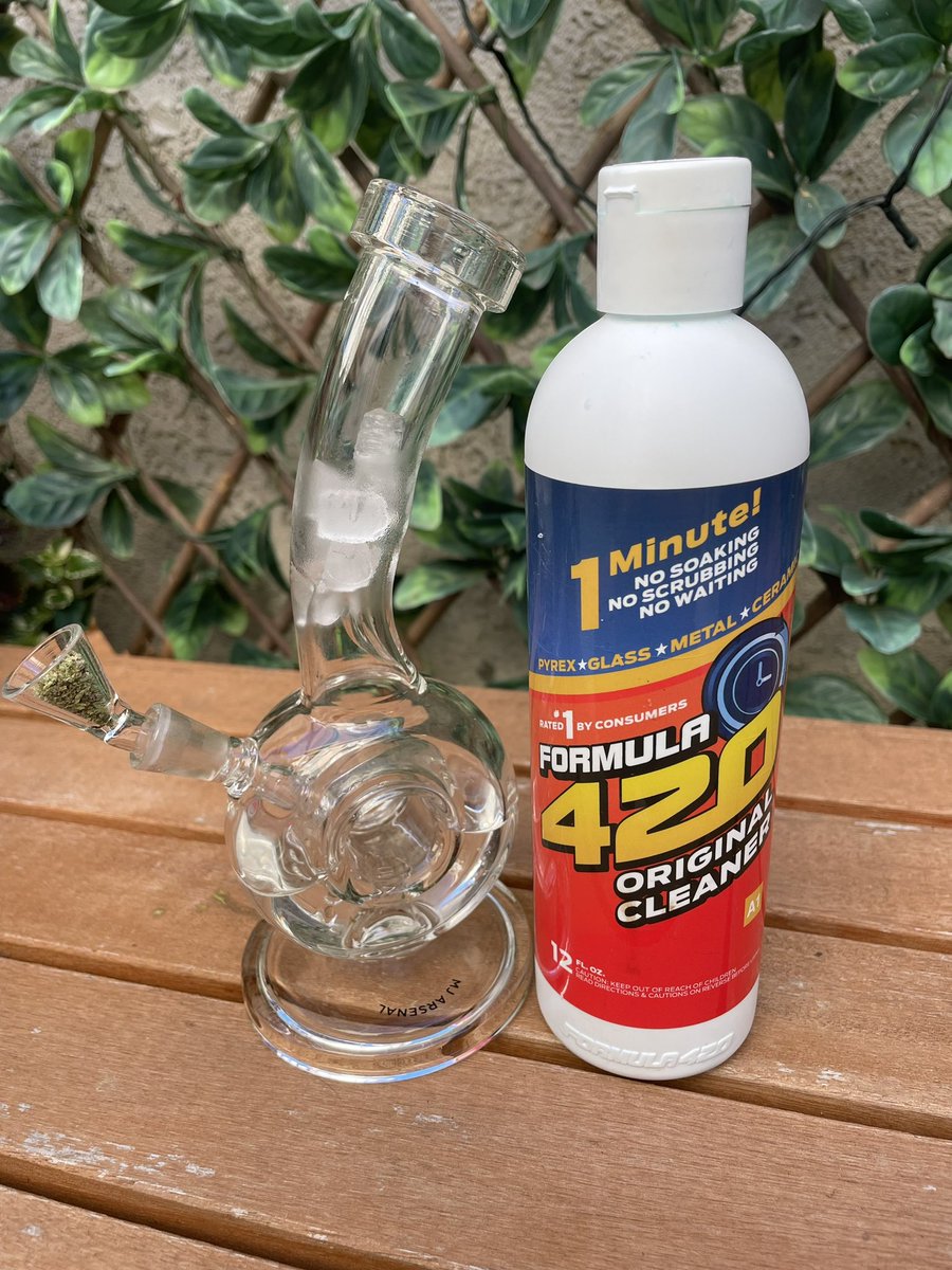 CryptoCannaClub's tweet photo. How often do you clean your bong?
@MJArsenal420 @Formula420
#toketoketoke #NFToken https://t.co/9FFuyhnzJB