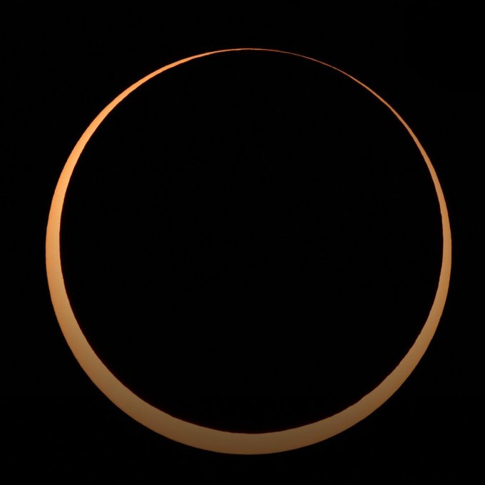 steph_guch's tweet image. Fotos cortesía: Jonathan Langarica B

#EclipseSolarAnular 
#Eclipse2023 
#EclipseSolar 
#AnilloDeFuego