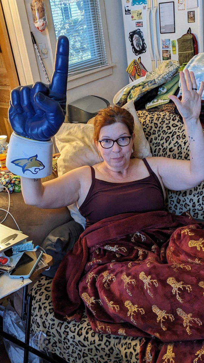 bozemanryan's tweet photo. #mmafanzone   Stephanie in Da house. Go Cats! https://t.co/2bg3ldyygW