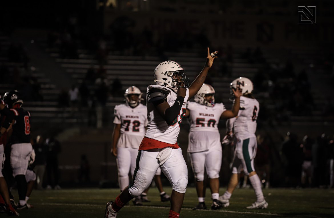 hudl.com/v/2M9bNW  sxn regular sxn highlights 5 games played : center 
25🎓
lawrence north highschool 
first yr varsity starter 
due too injury (week 0-4) wish i was playin this post sxn but my brothers got dis <a href="/coach_mal/">Patrick Mallory</a> <a href="/MrMangoclass/">Michael Mango</a> <a href="/smoothperk/">Peter Perkins</a> be bck better senior yr💯
