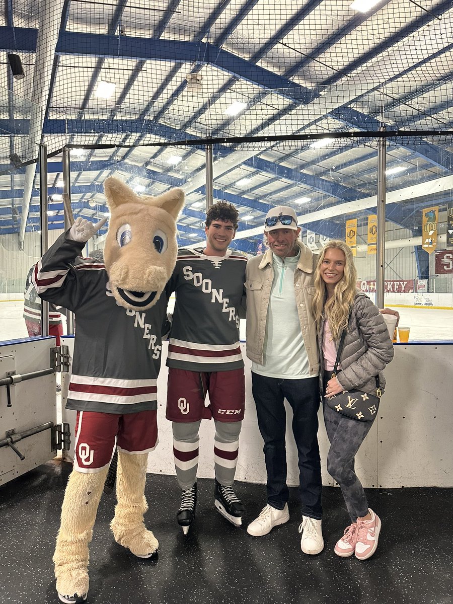 Toby with my granddaughter, watching her fiancé, Logan Sadler#9 play OU hockey! @OU_Football @tobykeith