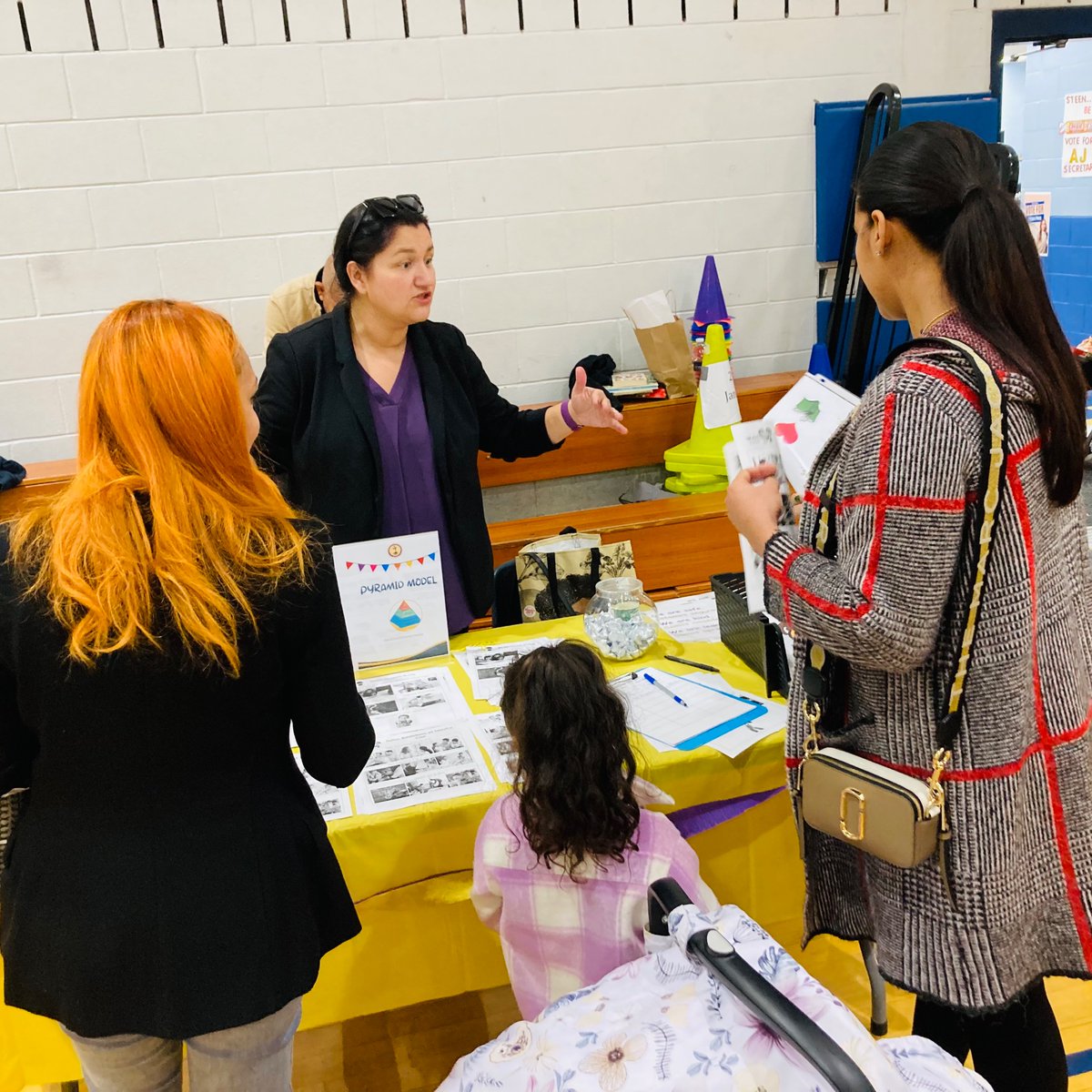 Bogotapreschool's tweet image. Our @PyramidModel expert sharing #ProgramWideExpectations with our families ❤️
@BogotaPublic