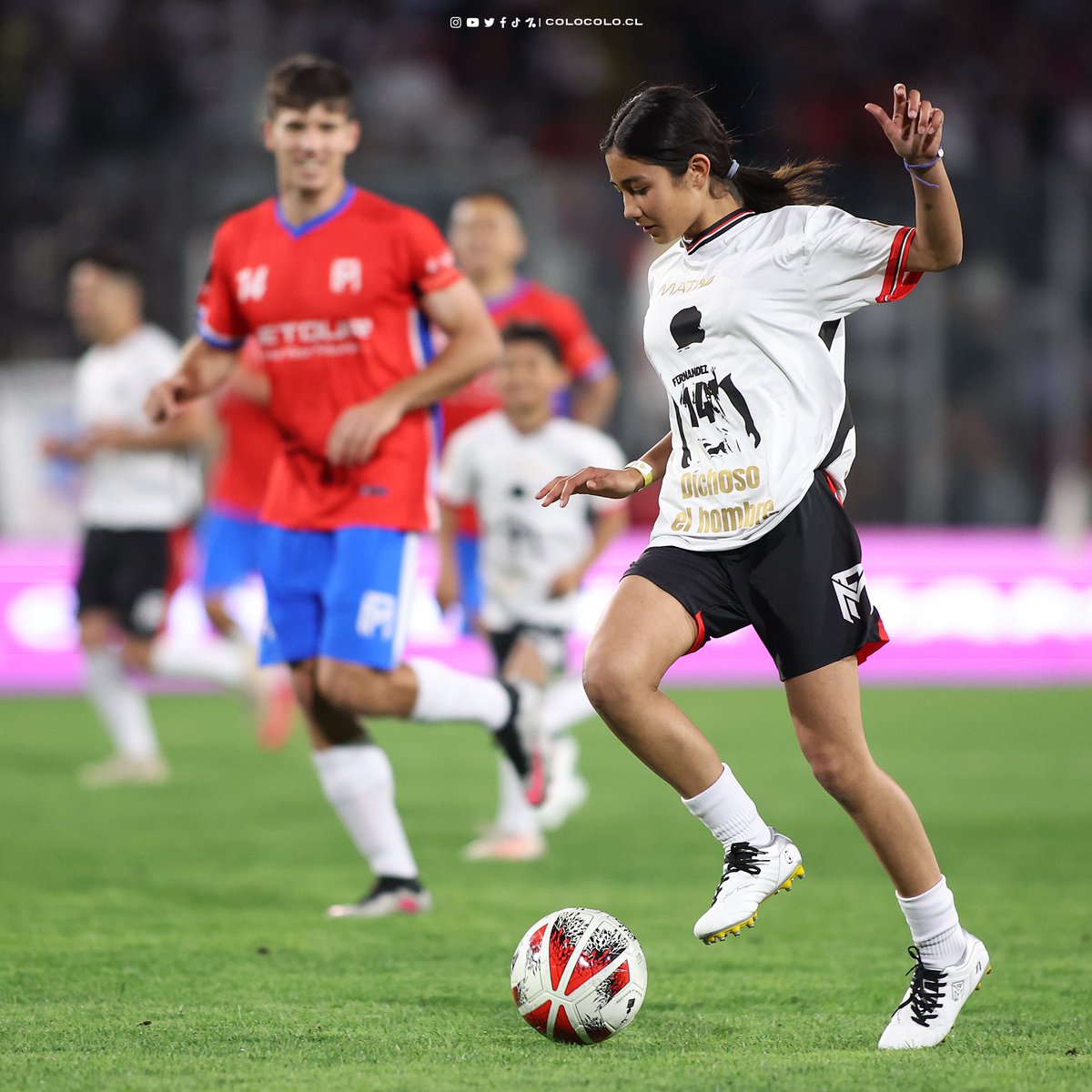 ColoColo's tweet photo. Familia Fernández Santibáñez 🖤🤍 https://t.co/xFu9IHidOS
