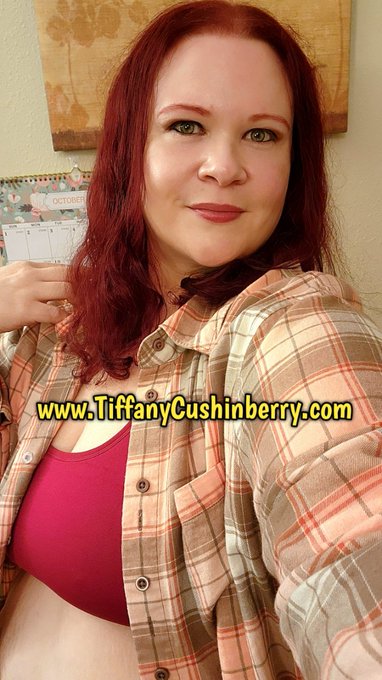 It's flannel season and I feel so sexy in them!  LIVE on Cam: https://t.co/nBuXJtHemc  LoyalFans: https://t