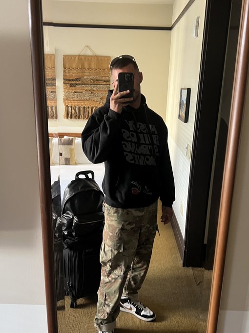 🦴 🦴 https://t.co/fzeGG6DYWR