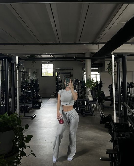 WEIGHTS > STRETCH > SAUNA https://t.co/FOXYkq9oBX