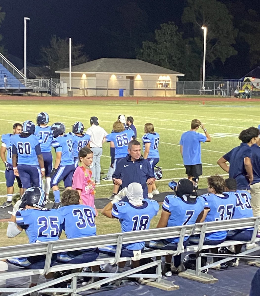 elle_beasley's tweet photo. SJ was in her element last night next to her dad on the sideline! Our girl loves her some football! Let’s Geaux Bucs! @CoachBenBeasley https://t.co/8uds4TVrni