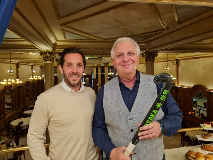 📺Nos visita  en #IntimoYPersonal por #CanalMetro  <a href="/AgustinMazzilli/">Agustin Mazzilli</a>. jugador del Seleccionado Argentino de hockey @losleoneshockey