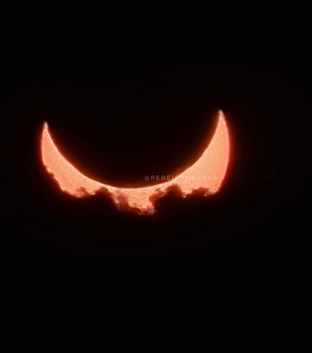 Eclipse solar - Recife - Boa Viagem 
14/10/23
16:48- 17:03