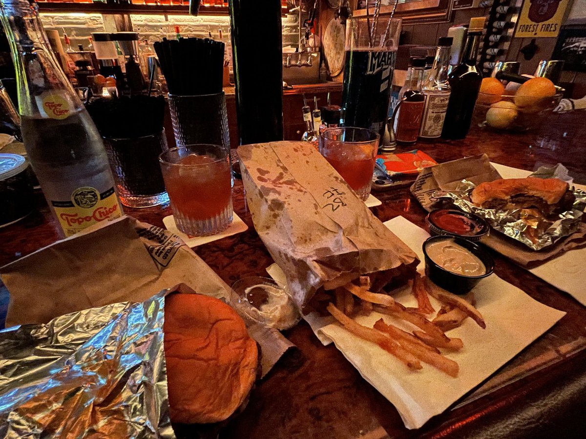 _javieraguilar's tweet image. Winning combo. Solemn Oath + Best Intentions. #Armitage #BuckTown #LoganSsquare #Chicago