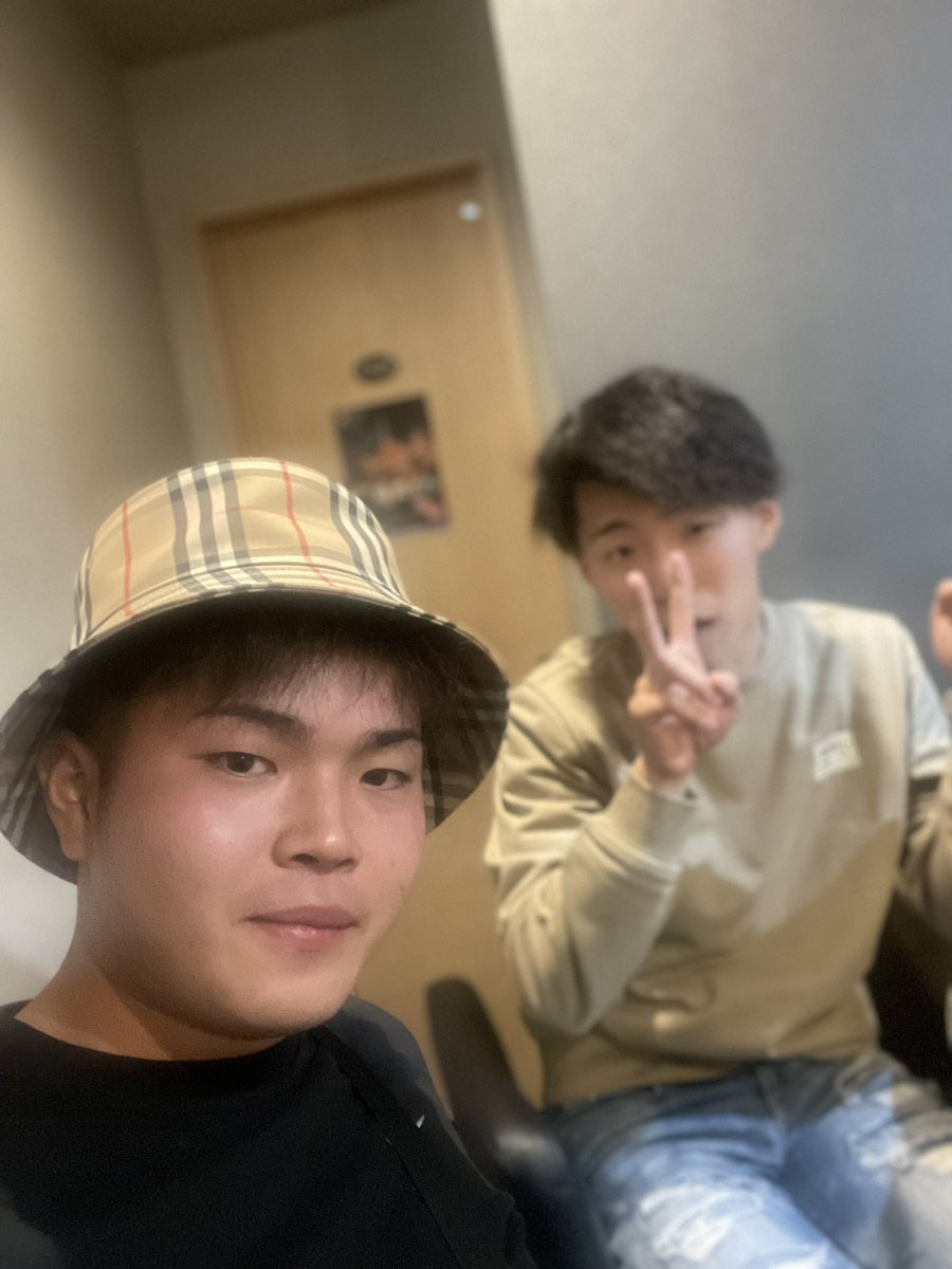 s6x28's tweet photo. 何年振りのツーショット😂 https://t.co/W2oHCUOAV0