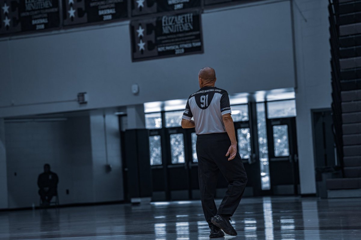 Refs walking away after 51 no calls 😏