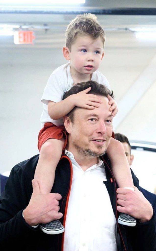witterFame's tweet photo. Who needs a nanny when you have a billionaire dad like Elon Musk who takes his son to work every day? https://t.co/Ipc5N7Xx1D