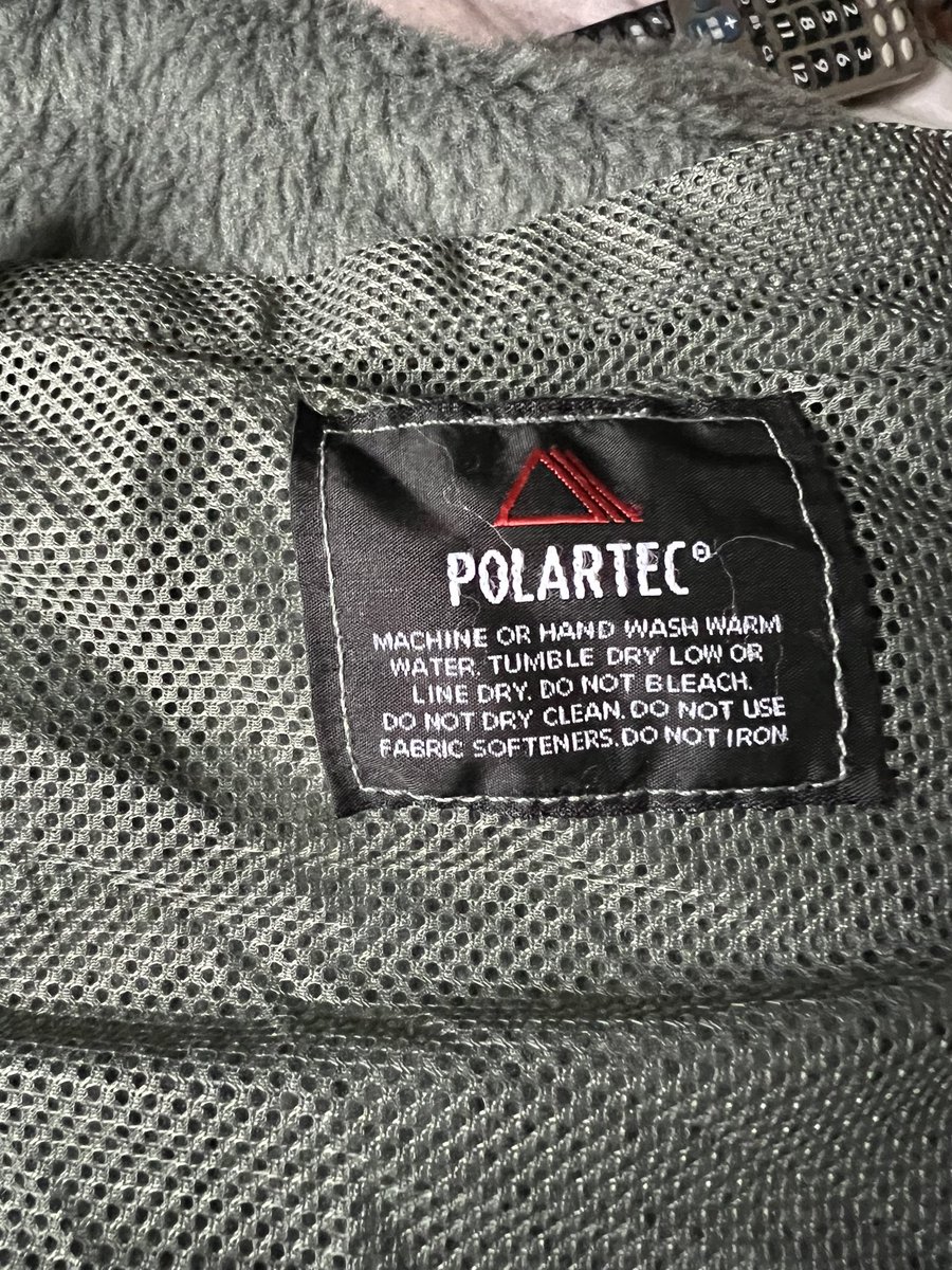 hakase3's tweet image. ついに！ついに！買ったぞ！数年悩んで買ったぞ！ecwcs level3の本物だ！リジェクト品だからほぼギャンブルなんだけど、めちゃくちゃ良品が届いた！L-Rサイズを選んで大正解‼️WAIPERさんありがとう！
#ecwcs #ecwcslevel3 #gen3 #waiper #polartec