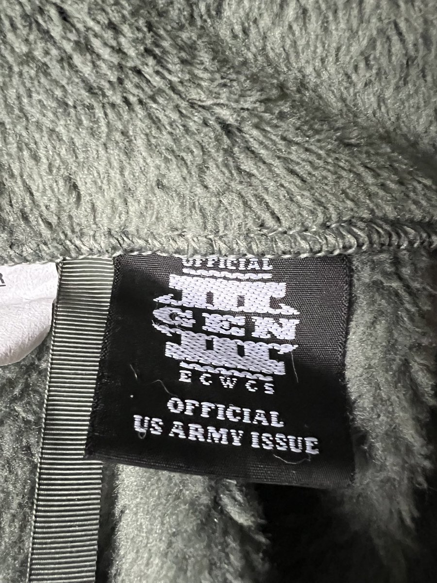 hakase3's tweet image. ついに！ついに！買ったぞ！数年悩んで買ったぞ！ecwcs level3の本物だ！リジェクト品だからほぼギャンブルなんだけど、めちゃくちゃ良品が届いた！L-Rサイズを選んで大正解‼️WAIPERさんありがとう！
#ecwcs #ecwcslevel3 #gen3 #waiper #polartec