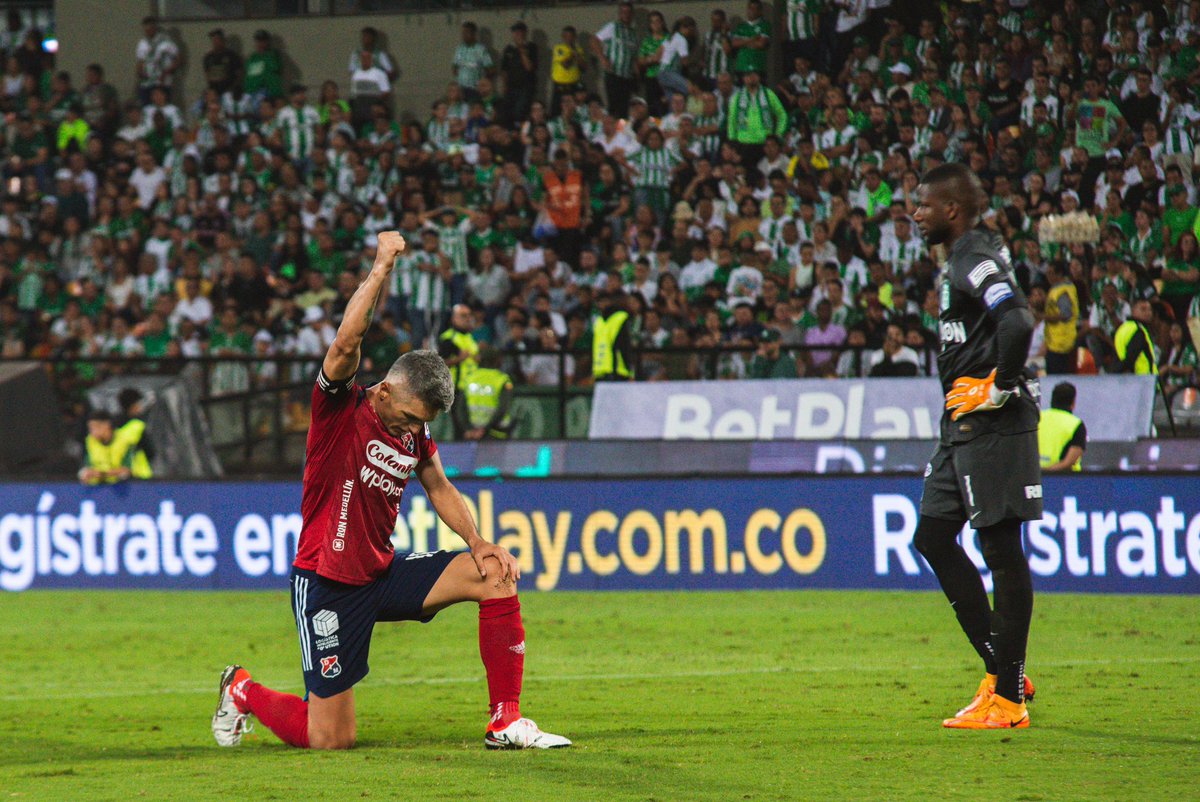 latribuna_col's tweet photo. El Clásico Paisa #3️⃣3️⃣0️⃣ es para el @dimoficialcom 🔴🔵

1-2 en el Atanasio Girardot por la fecha 1️⃣7️⃣ de Liga 🏆

📸: @vclavijo16 https://t.co/uM5n9WA7IG