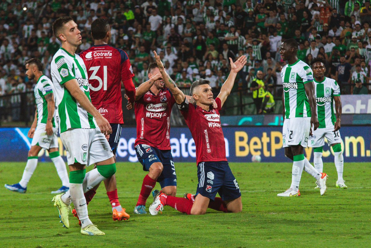 latribuna_col's tweet photo. El Clásico Paisa #3️⃣3️⃣0️⃣ es para el @dimoficialcom 🔴🔵

1-2 en el Atanasio Girardot por la fecha 1️⃣7️⃣ de Liga 🏆

📸: @vclavijo16 https://t.co/uM5n9WA7IG