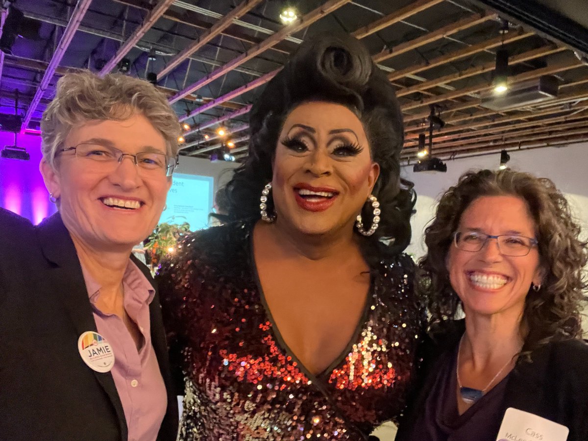 JamieforOregon's tweet photo. @Skinner1C & I are proud members of OGALLA and Oregon's legal community fighting to protect fundamental rights for vulnerable and targeted communities.
#OGALLA
#OregonWomenLawyers
#PoisonWaters https://t.co/uKCGU2utQm