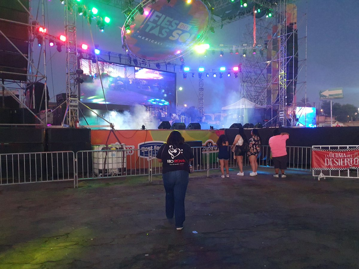 OirAmorBC's tweet photo. Llegando con toda la emoción a #OirAmor con nuestros amores @RioRomamx @JoseLuis_Roma @Raul_Roma 🥰🎉🎵💕 @ClubOirAmor https://t.co/wsm1oQ15fp