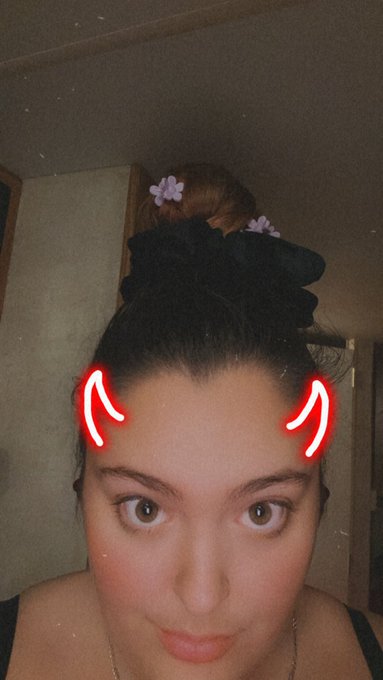 What im wearing to the bar 😈😜 https://t.co/paBQgVdoMp