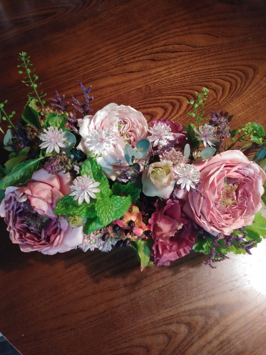 soraremido2's tweet image. すみだジャズ初参加、無事(？)終了。大学時代のサークル仲間二人(音楽系ではありません)からお花をいただいた。二人は数年振りの再会。
次回は私もお茶に加わりたい。
「再会のきっかけになること」は、私が音楽をやっていく上での夢のひとつ。

来てくれてありがとう。

#すみジャズ2023