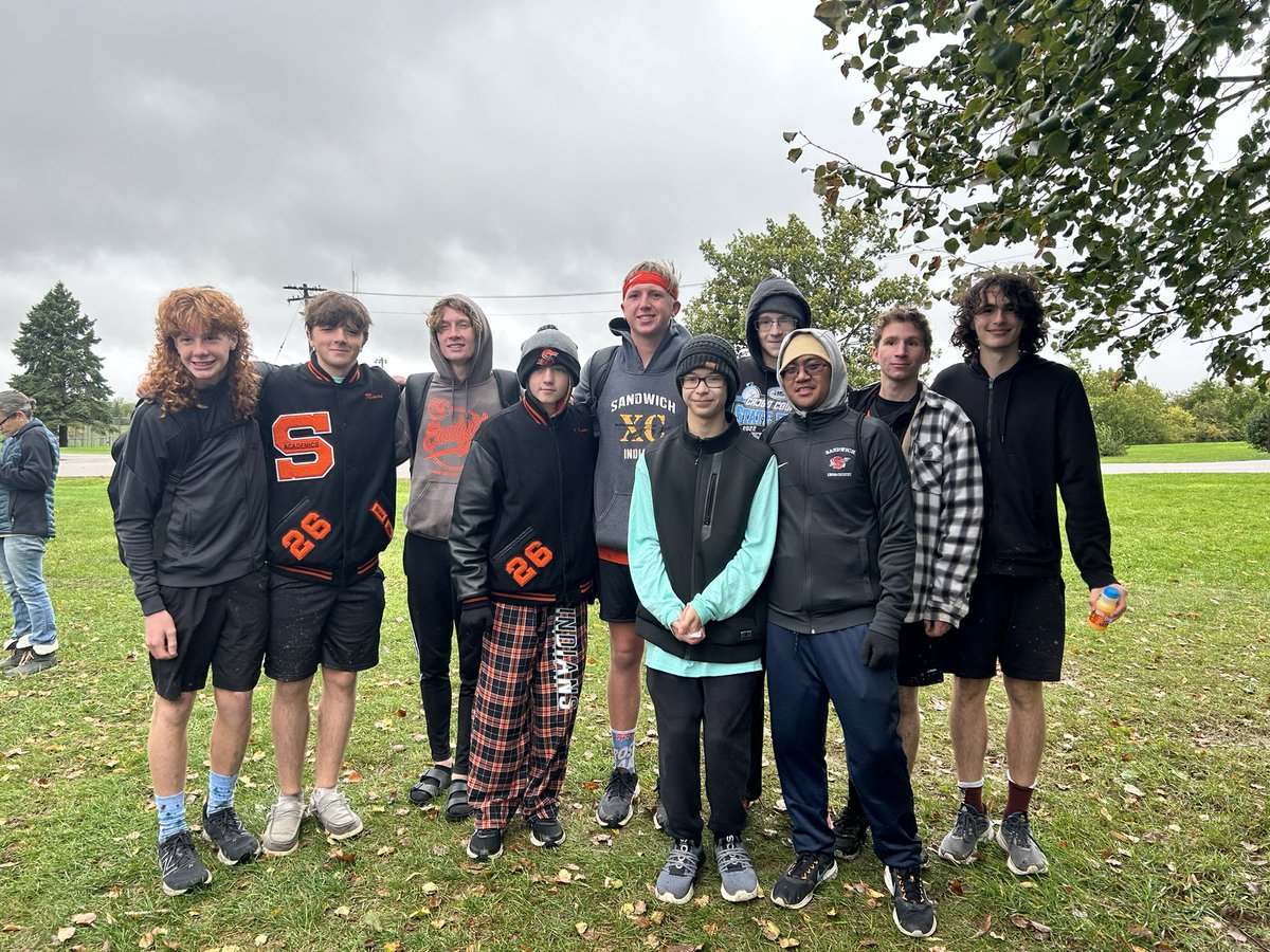SandwichTrack's tweet image. Girls 2nd and Boys 5th at the new KRC Conference!! 

Sundara Weber is your individual conference champion!! 

All-Conference Athletes:
Sundara Weber- 1st 
Emily Urbanski - 7th 
Joanna Rivera - 13th 
Max Cryer- 9th
Alex Walsh- 11th