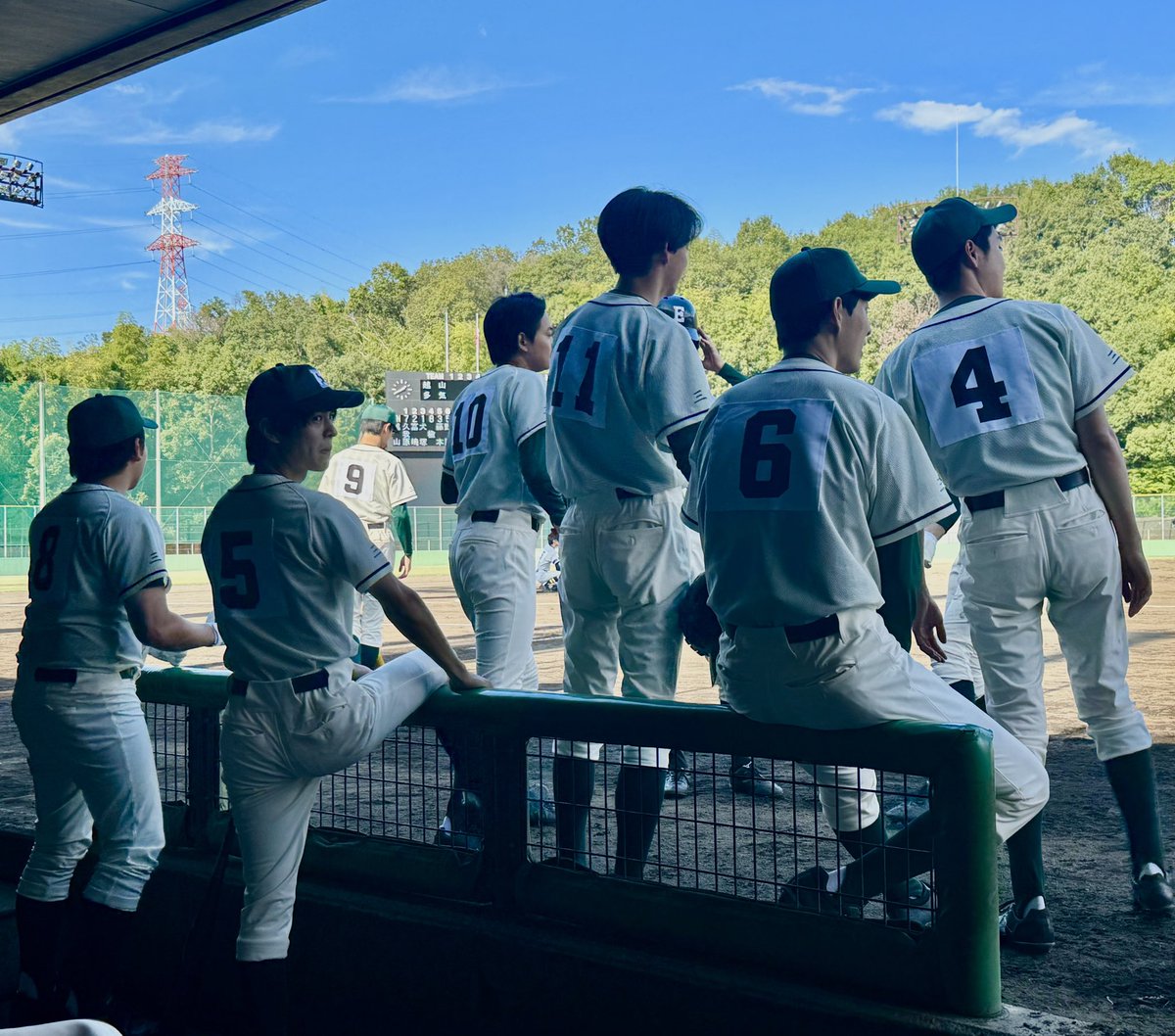 ryoheiheisuzuki's tweet photo. 一人流した汗。あの日の決断。止められぬ情熱。
あの日々に、僕たちは本当は何を教わって来たんだろう。
叶わぬ夢か。 無駄な努力か。
日曜劇場『下剋上球児』いよいよ今夜9時開幕です。
忘れられない時を。 https://t.co/BCJCvyTQzX