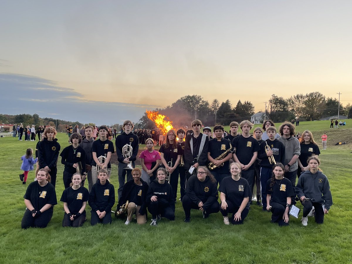 lakelehmanband's tweet photo. Busy weekend for @lakelehmanband! Keep up the good work! #homecoming #fbgame #competition #Knight_Vision3 https://t.co/gOcXBeXDyc
