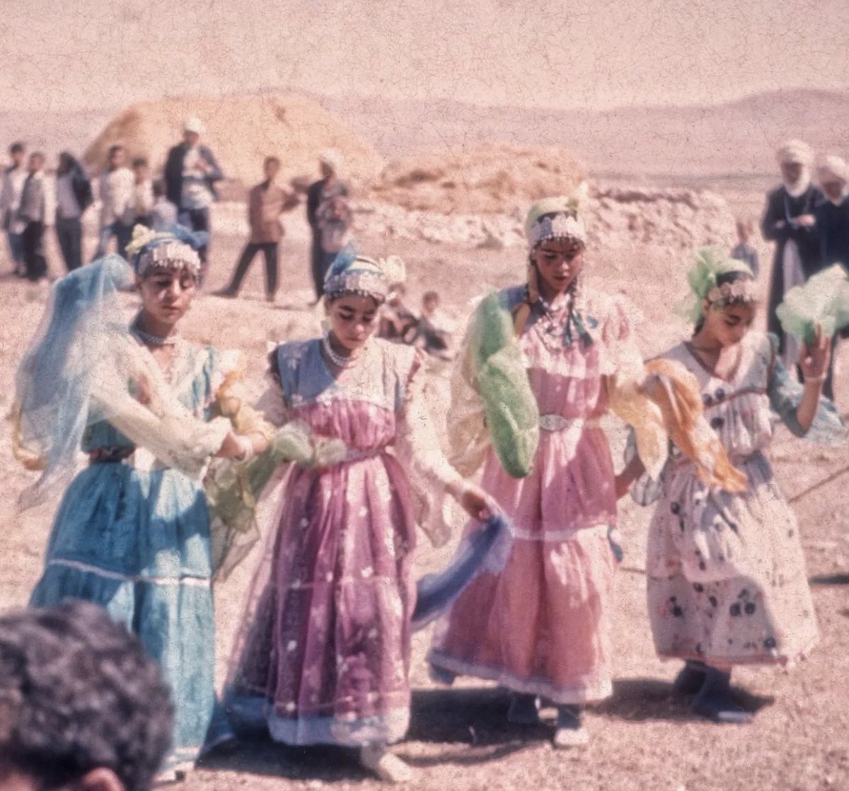 Recently colorized image of Chaoui women from the Aures (1960s)