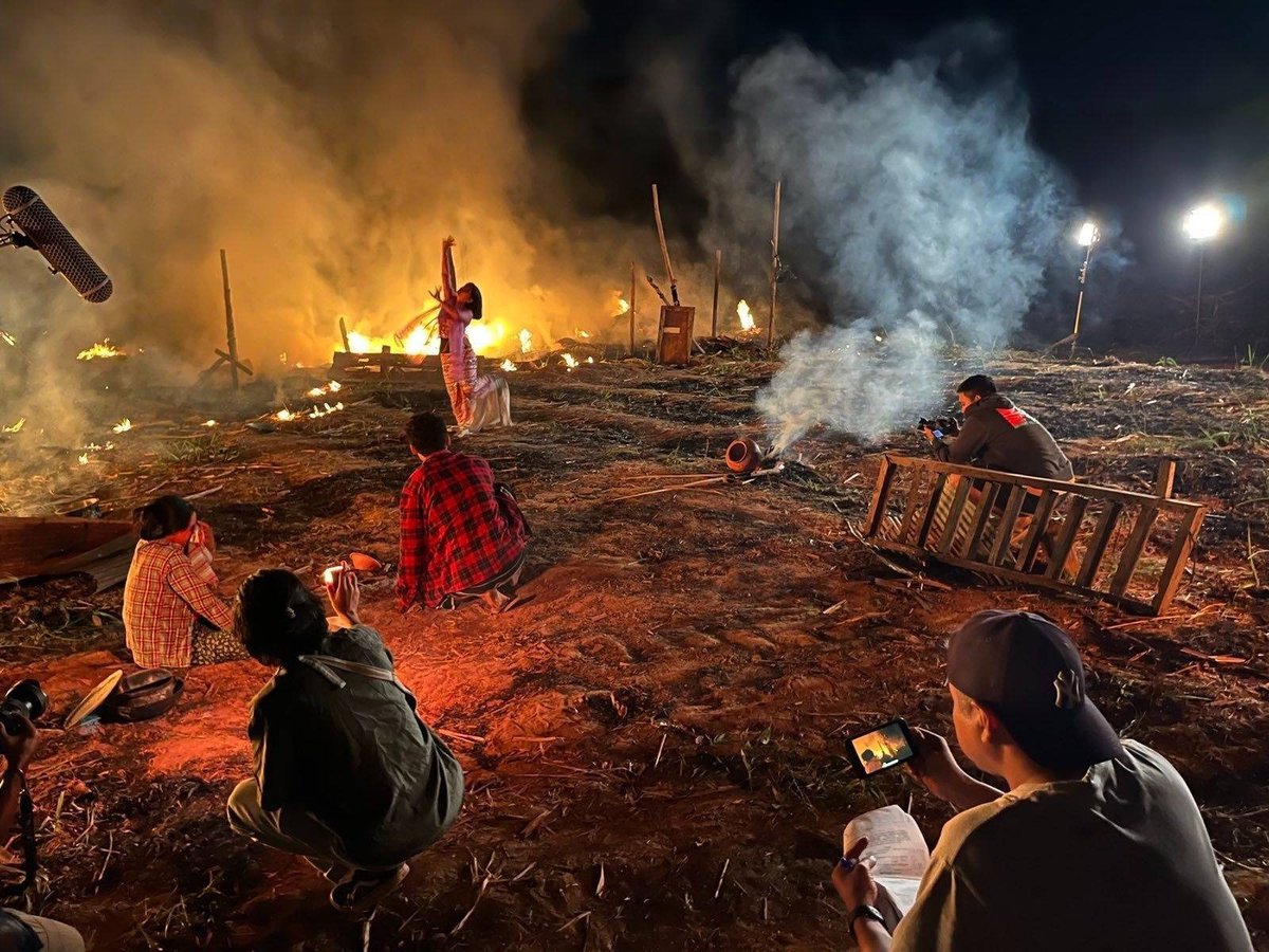 Lens of defiance: The Myanmar film industry’s fight to survive in a new era of censorship

A new generation of filmmakers remains committed to resisting the regime’s efforts to control their creative vision.
#Myanmar #Cinema 
Read more - myanmar-now.org/en/news/lens-o…