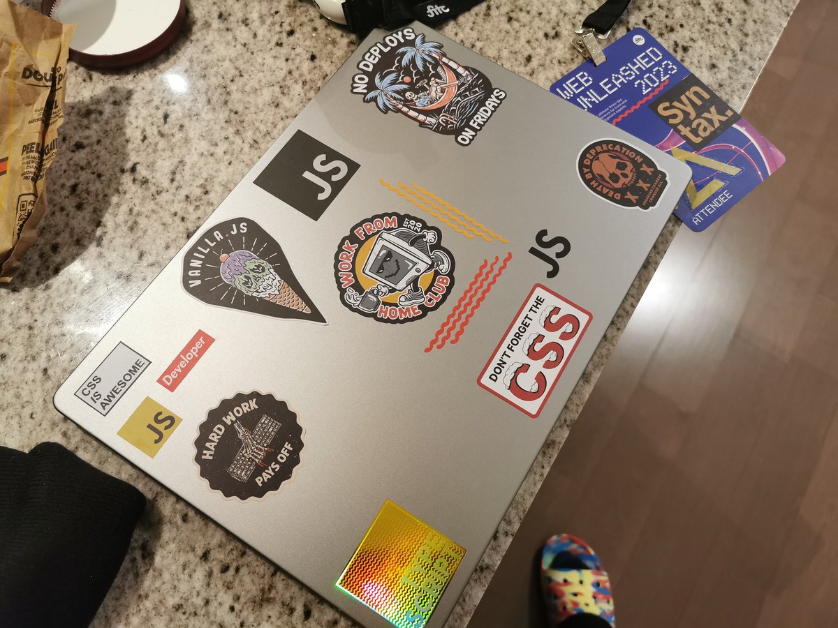brian_wtLau's tweet photo. Thanks for the stickers @wesbos https://t.co/M9wmWXJogS