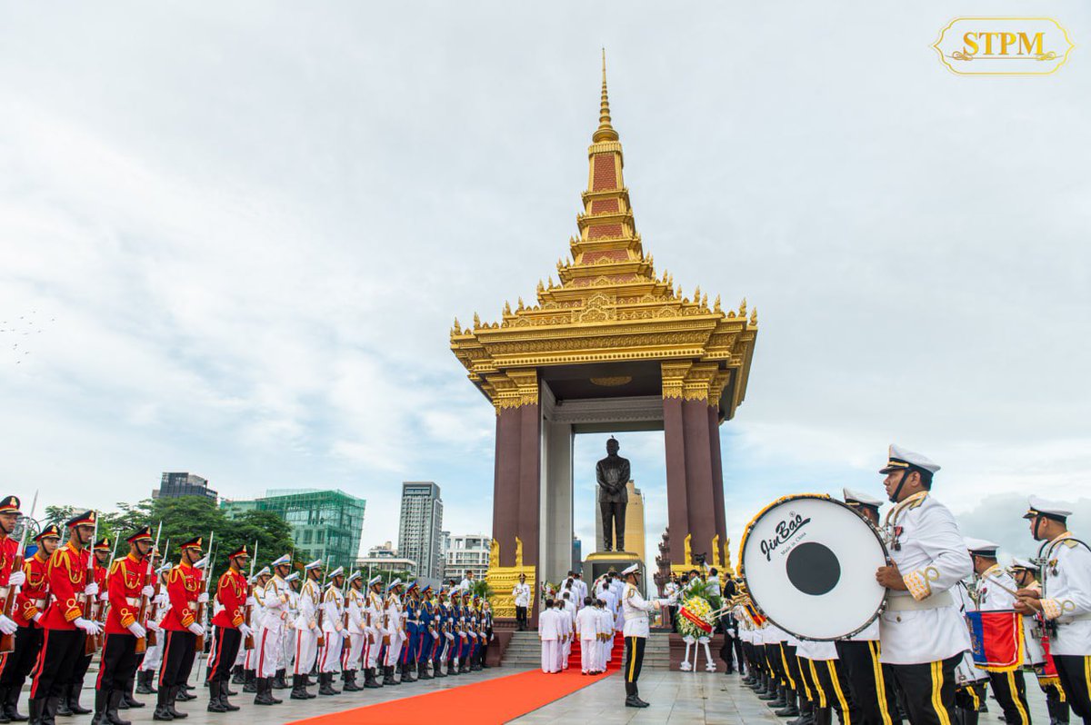 Dr_Hunmanet_PM's tweet photo. ចូលរួមគោរពព្រះវិញ្ញាណក្ខន្ធ​ ព្រះករុណាព្រះបាទសម្តេច ព្រះនរោត្តម​ សីហនុ​ ព្រះបរមរតនកោដ្ឋ​ ព្រះមហាវីរក្សត្រ​ ព្រះវររាជបិតាឯករាជ្យ​បូរណភាពទឹកដី​ និងឯកភាពជាតិខ្មែរ​ នាខួបលេីកទី១១​ នៃទិវាប្រារព្ធពិធីគោរពព្រះវិញ្ញាណក្ខន្ធព្រះបរមរតនកោដ្ឋ​ ១៥​ តុលា​ ២០១២-១៥​ តុលា​ ២០២៣

#ហ៊ុនម៉ាណែត #Hunmanet #កម្ពុជា #Cambodia