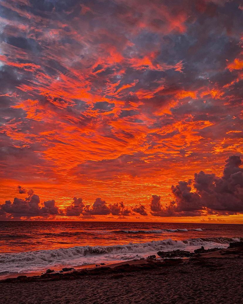 ViralTodayX's tweet photo. Sunset, Stunning View  💜 https://t.co/MsfYlXUdnU