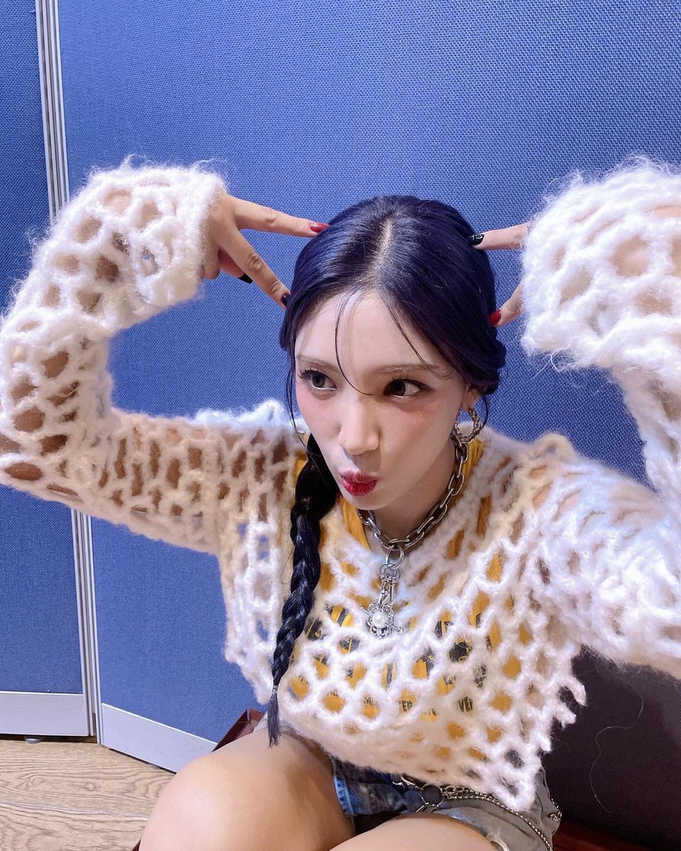 Lightsumstagram's tweet photo. Chowon's IG Update

"Chowonie playing with the camera ✌️"

#LIGHTSUM #라잇썸 #CHOWON #초원 @CUBE_LIGHTSUM https://t.co/tVEC2F5mdf